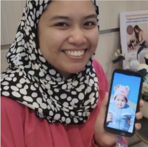 Happy family – Congratulations on your newborn – Newborn baby